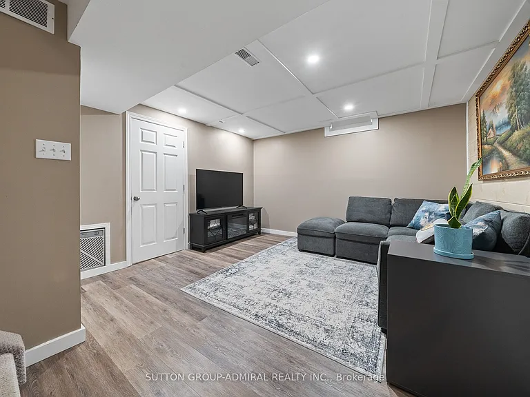 52 Moir Cres — Photo 24