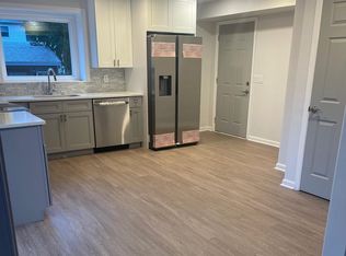 70 Lakeside Dr, Collegeville, PA 19426