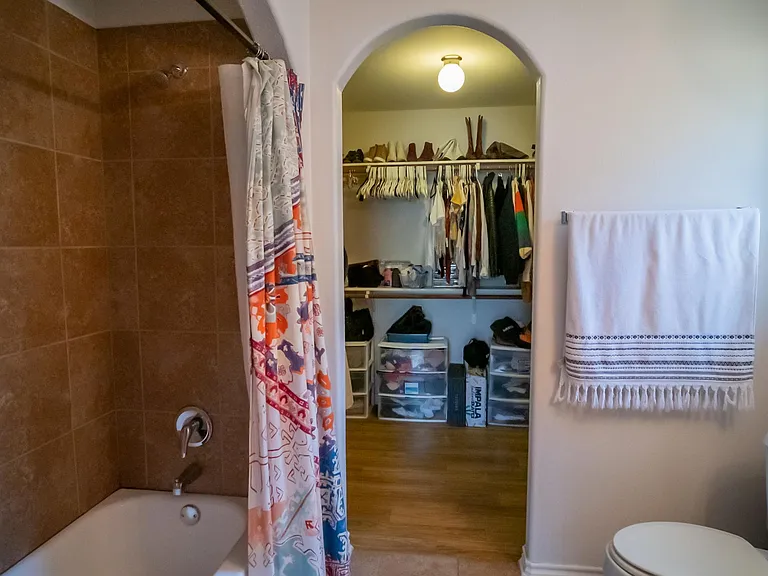 6600 Bay City Bnd — Photo 28