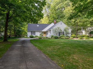 27821 N Park Dr, North Olmsted, OH 44070