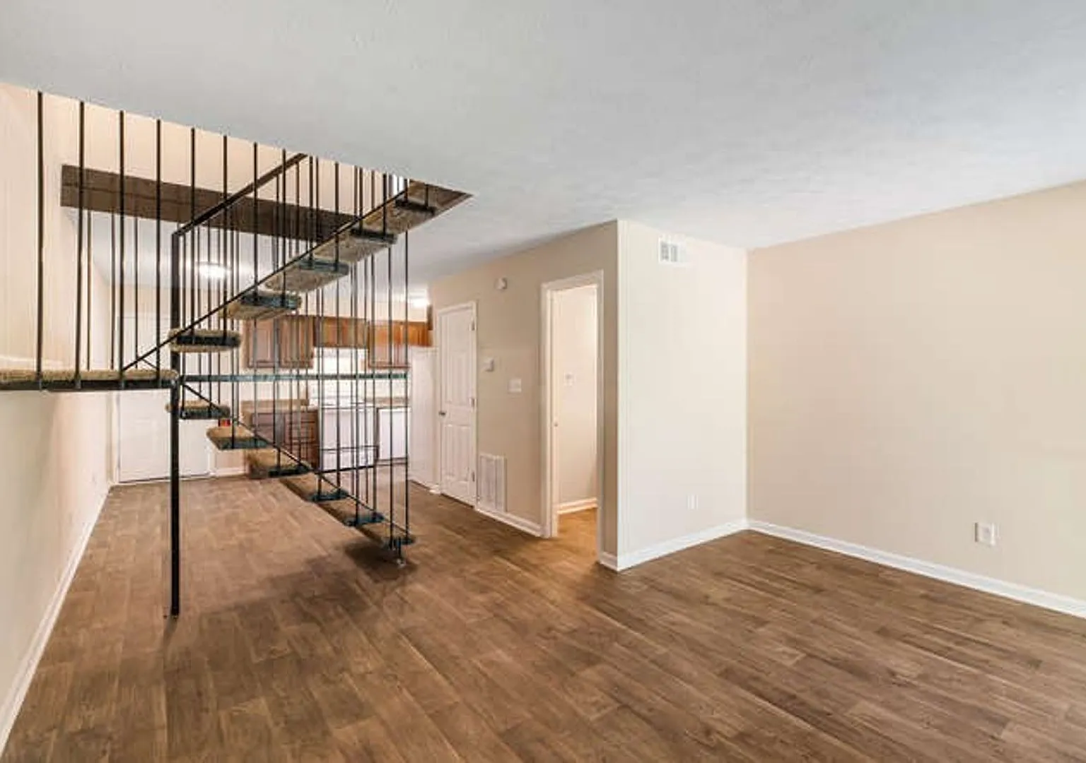 Oxford Village Townhomes — Photo 4