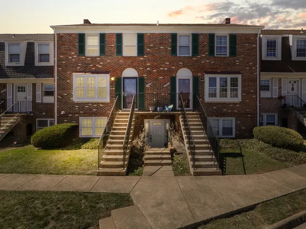 1041B Brixton Ct, Sterling, VA 20164