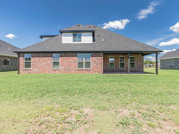 Exterior Back finishes will vary