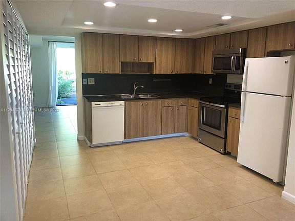 3rd image of 7827 SW 106th Cir #106