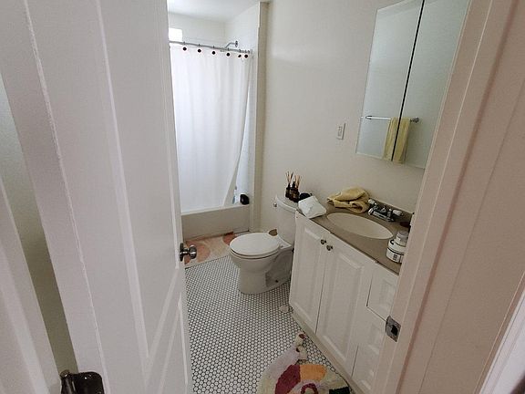 4th image of 2938 W Armitage Ave #1R