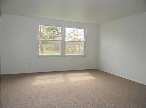 2nd image of 4411 Laurel Oak Dr
