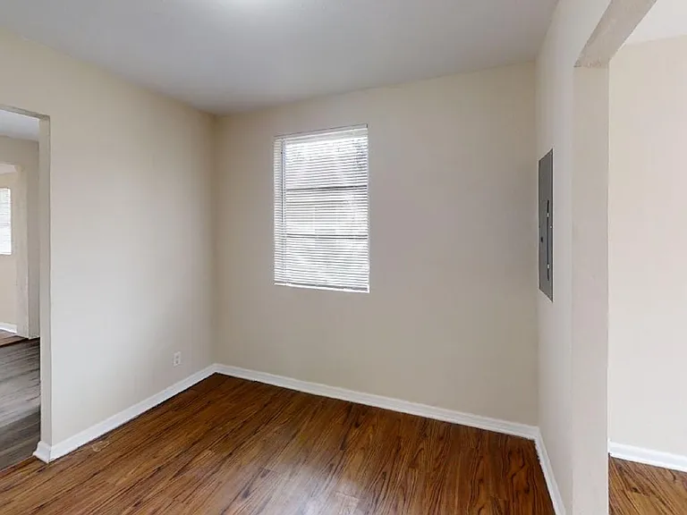 2178 W 41st St — Photo 16