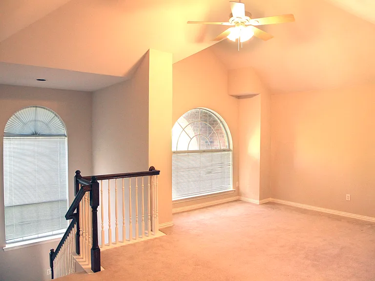 8605 Berwick Dr — Photo 16