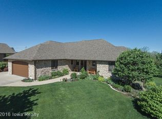 4070 Hammontree Ct, Clive, IA 50325