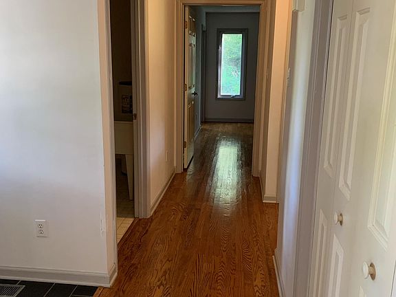 hallway to bedroom #1