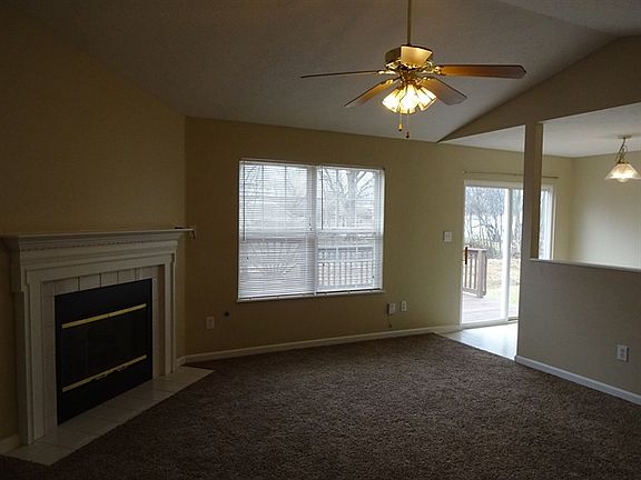 4th image of 137 Hilltop Farms Blvd