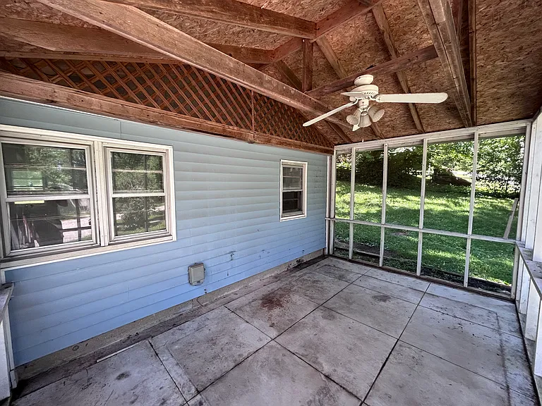 8785 Hillside Pkwy — Photo 11