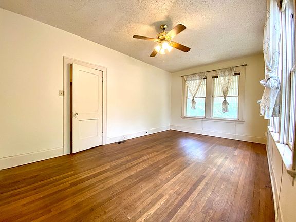 4th image of 1103 W 22nd St APT A