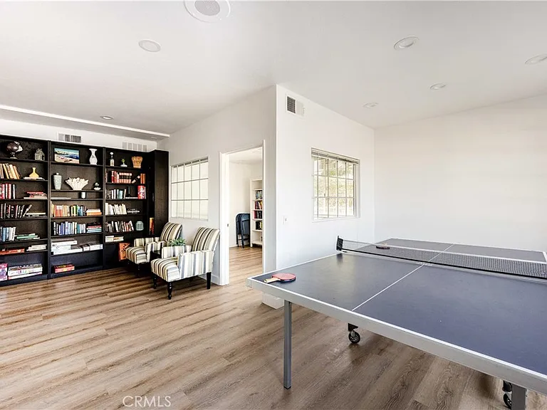 10 Corniche Dr #E — Photo 24