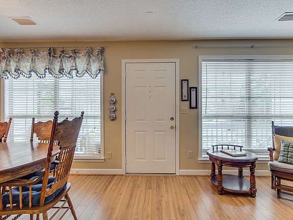 3rd image of 19 Bear Grass Ct