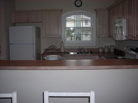 5th image of 4140 Hibiscus Dr Unit 203