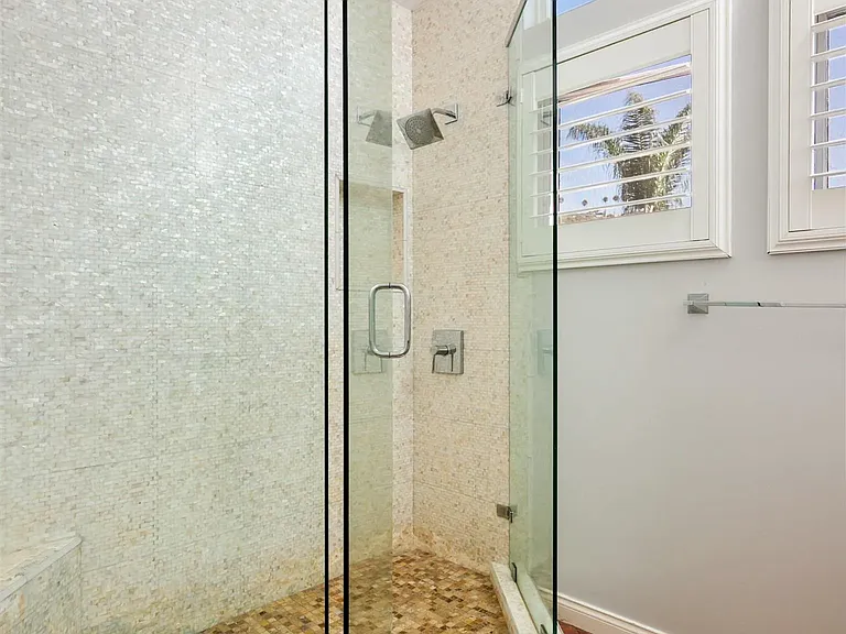 618 Gravilla Pl — Photo 39