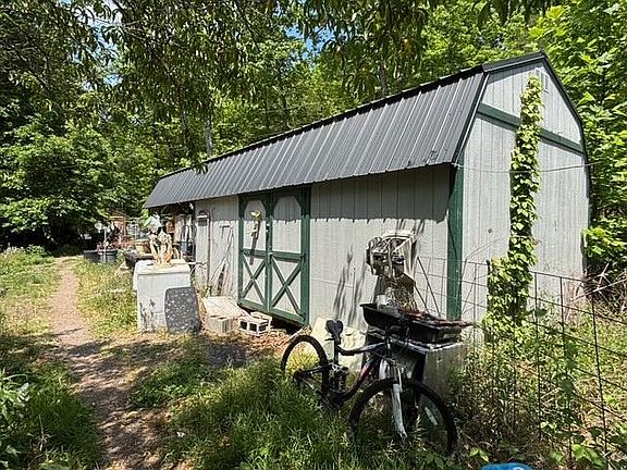 5th image of 590 Black Mountain Rd
