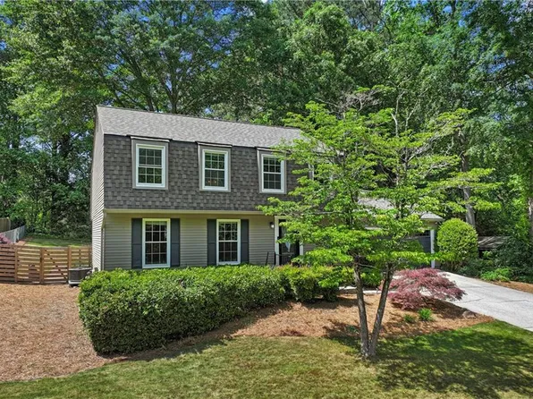 281 Cross Gate Dr, Marietta, GA 30068