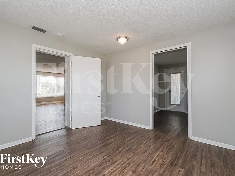 3641 Windham Dr — Photo 5