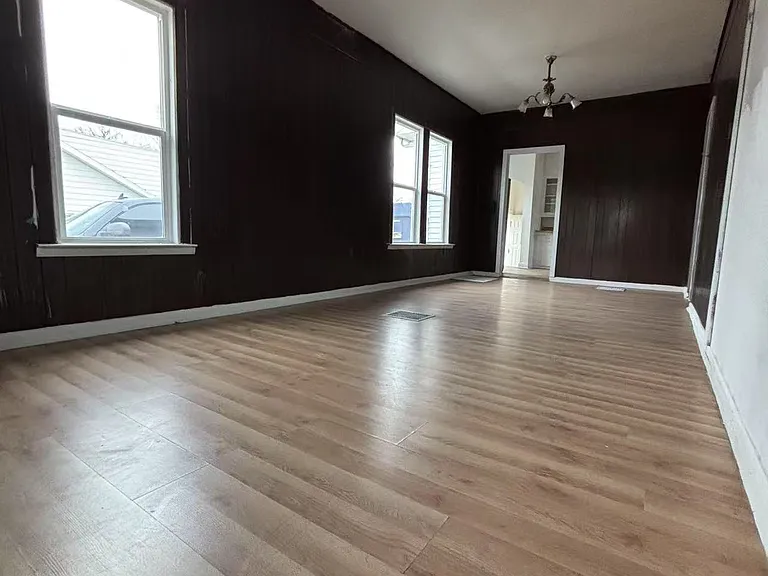 1655 Vann Ave — Photo 3
