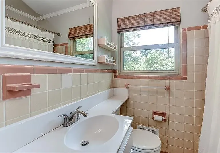 272 Kennestone Dr — Photo 8