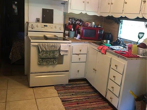 5th image of 108 Portia St