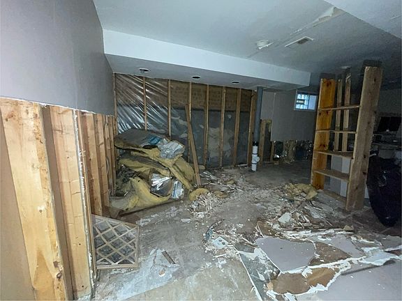 4th image of 2319 W 115th St