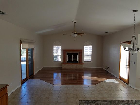 3rd image of 715 Villa Nona