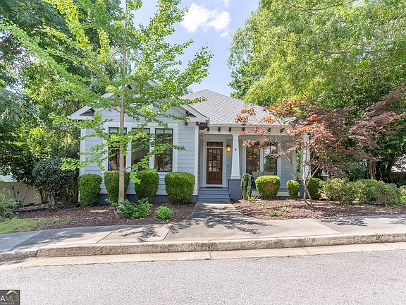 2nd image of 6 Royal Oak Dr