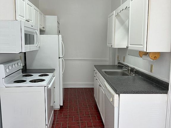 3rd image of 418 N Loudoun St #2