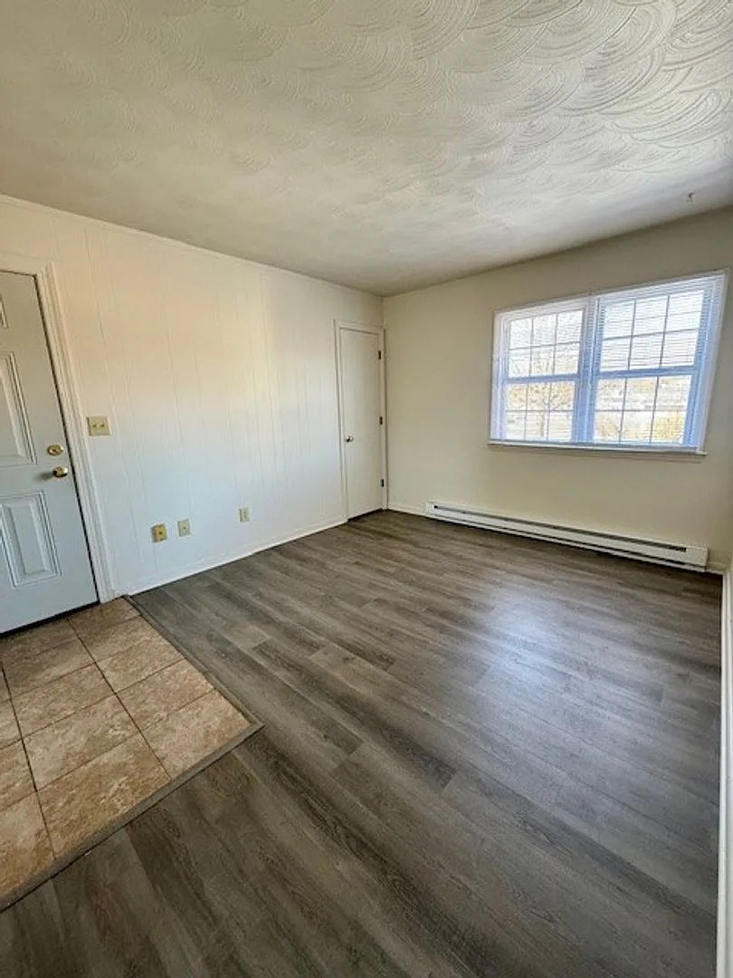 Two Bedroom Apartment for Rent — Photo 4