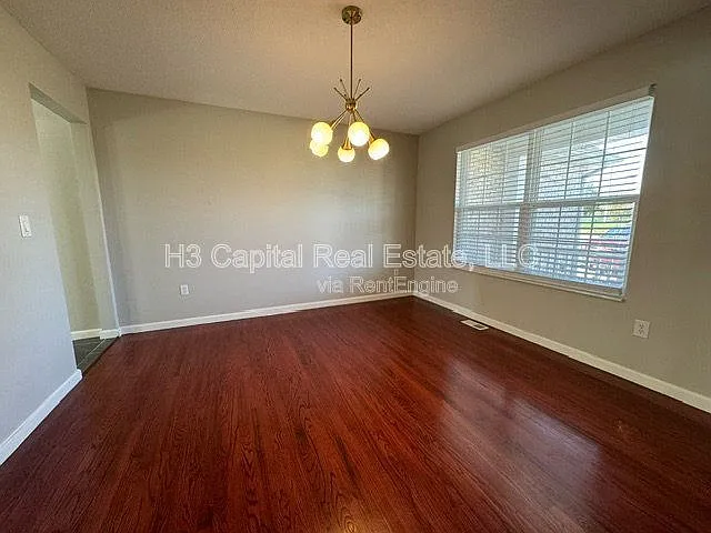 1041 Flora Lake Ct — Photo 3