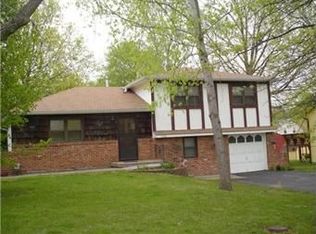 5526 County Line Rd, Kansas City, KS 66106