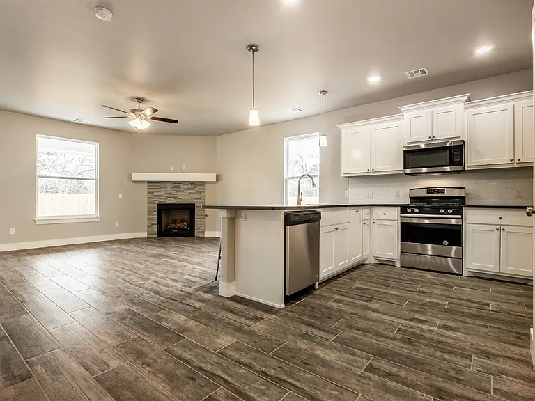 2541 Fallview Dr — Photo 6