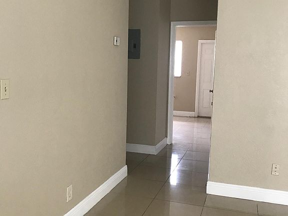 2nd image of 705 SW 15th Ave APT 3