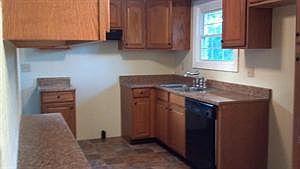 3rd image of 100 Hazelwood Dr
