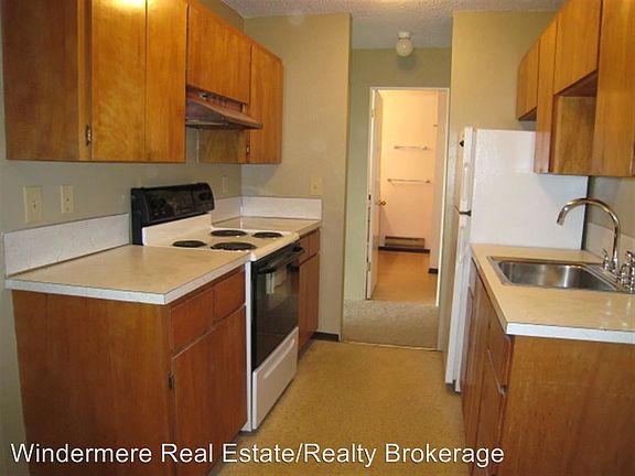 3rd image of 3326 Lombard Ave APT 33