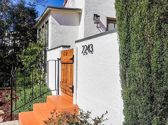 4th image of 2243 E Villa St