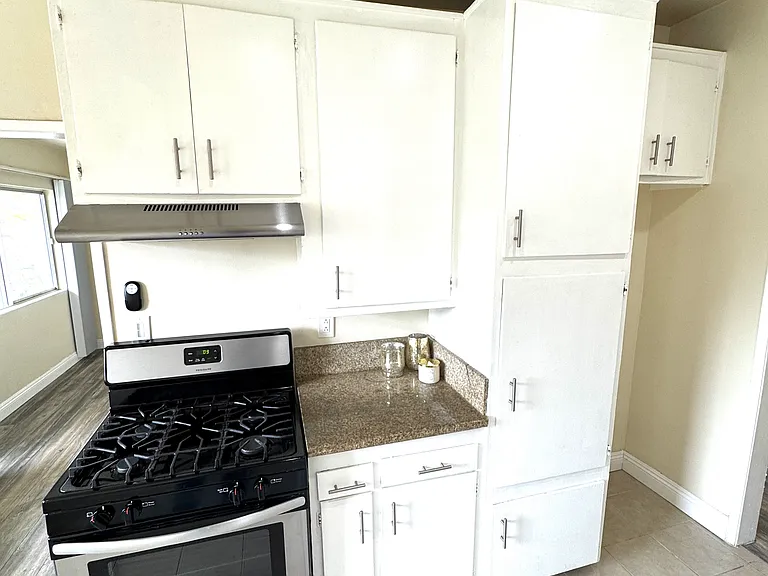 11541 Stuart Dr — Photo 10