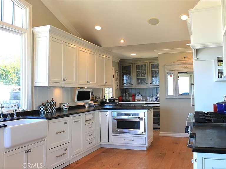 3601 Sausalito Dr — Photo 9