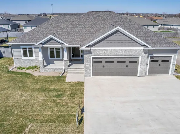 5042 Meadow Ridge Pl, Columbus, NE 68601