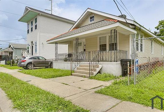 4th image of 2425 Allen St