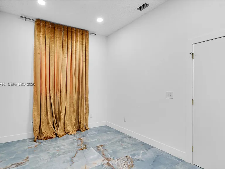758 Lake Wellington Dr — Photo 22