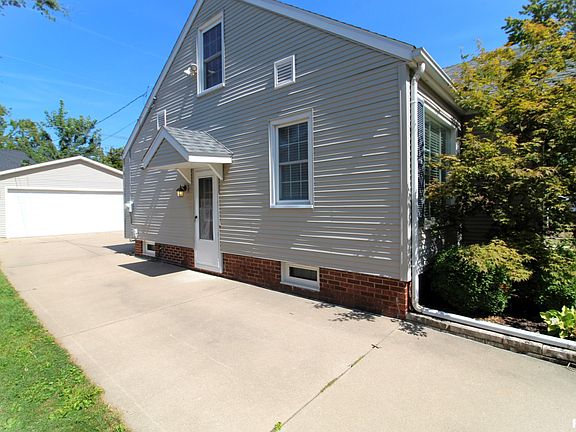 4th image of 1027 E Elmhurst Ave