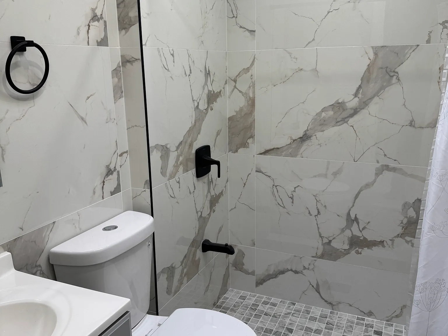 3 bed, 1000 sqft, $3,500 — Photo 3