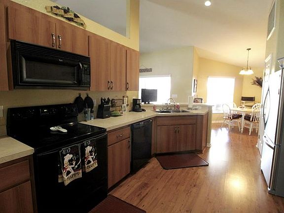 3rd image of 7107 Summit Dr