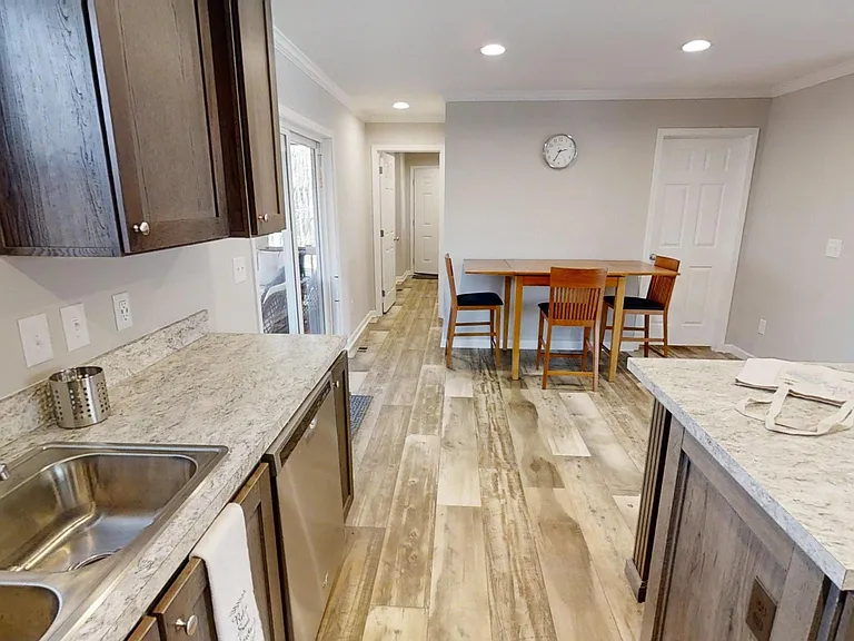 690 Hemlock Loop — Photo 11