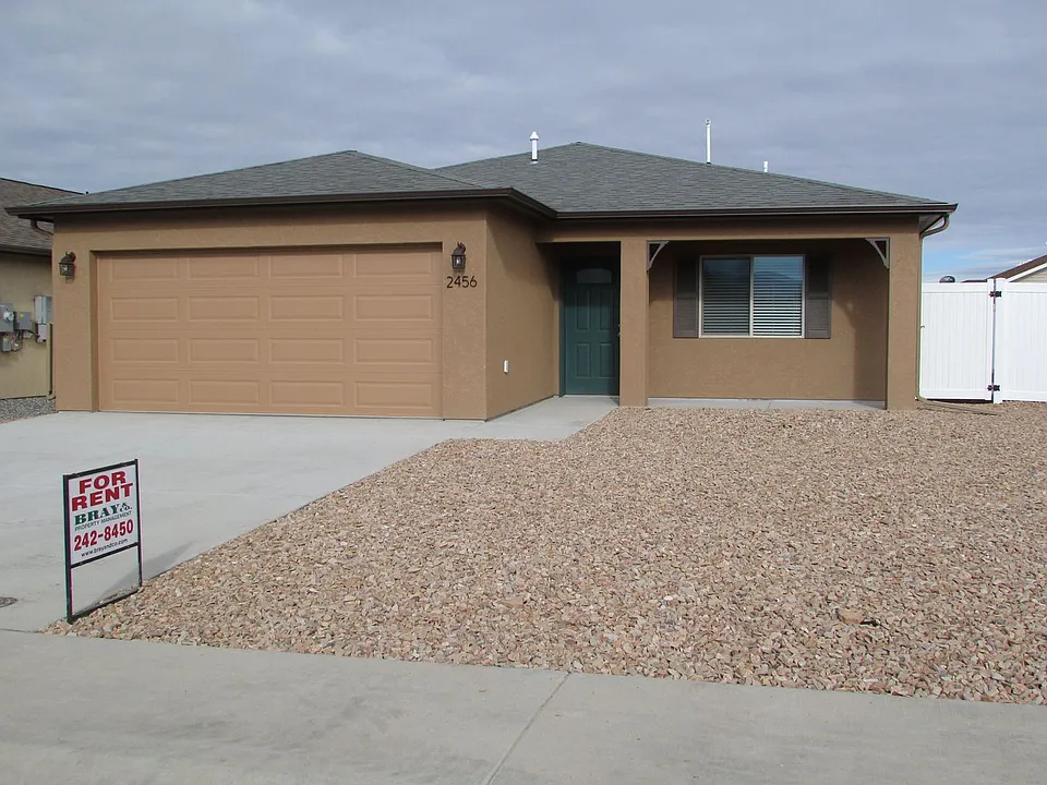 2456 Hannah Ln