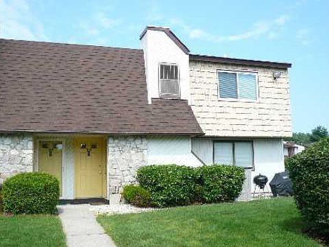 2nd image of 128 Pointe Cir S #128